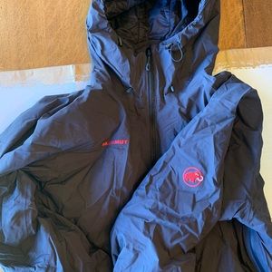 Mammut mens jacket — like new condition